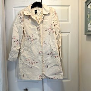 Embroidered GAP cream trench coat